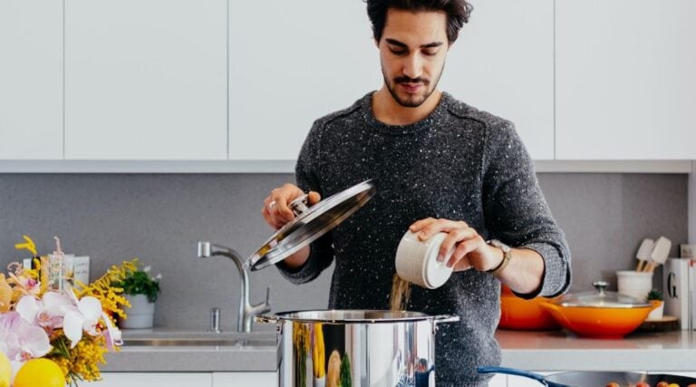 1fa99706-4b3c-4289-85da-4a40f7e21385