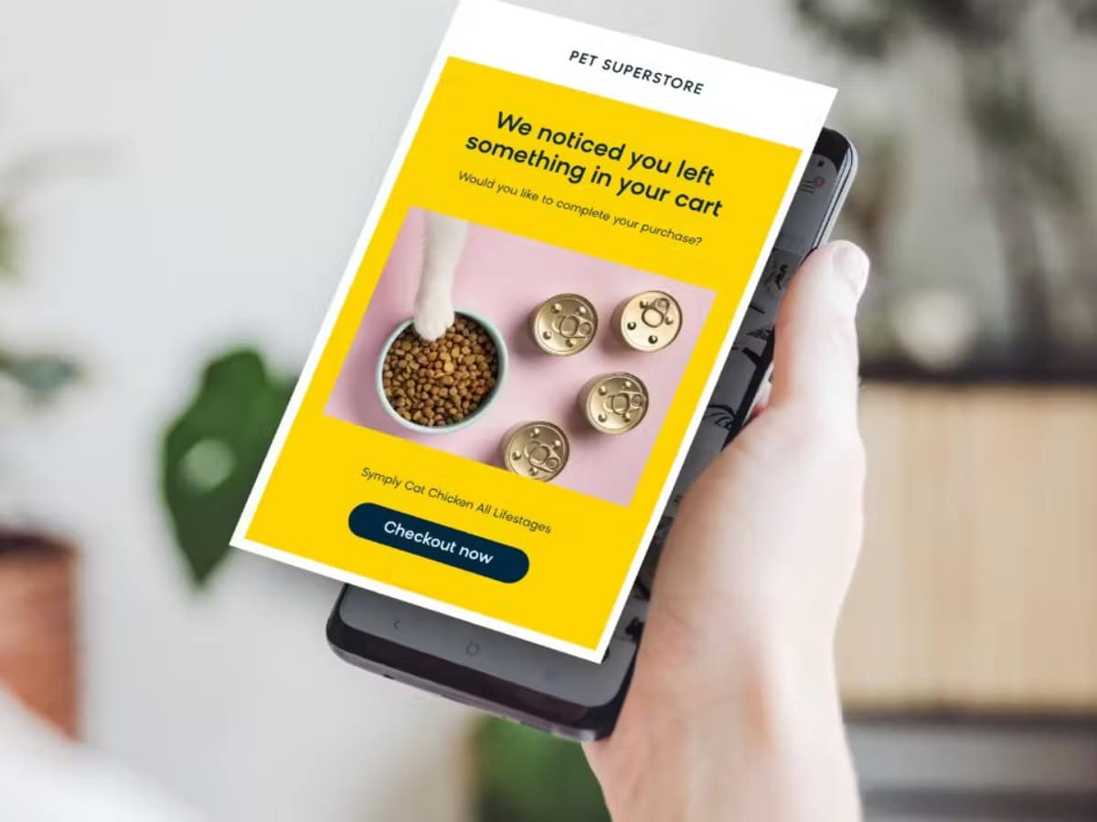 Offer for pet food on a mobile phone